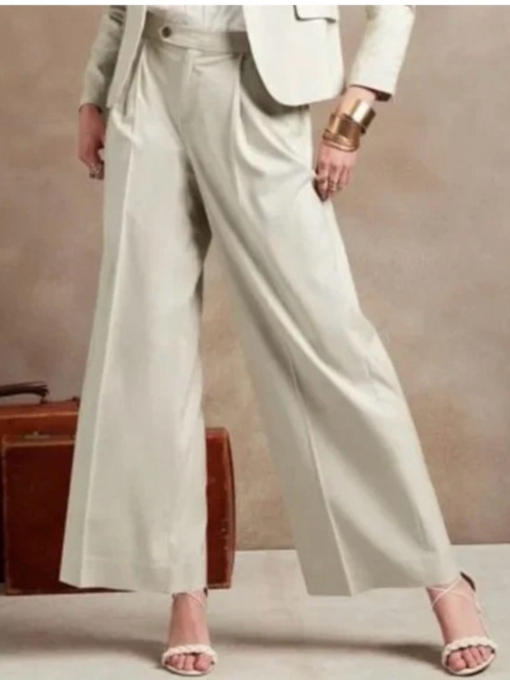 Banana Republic Women's Wide-Leg Pants in Khaki